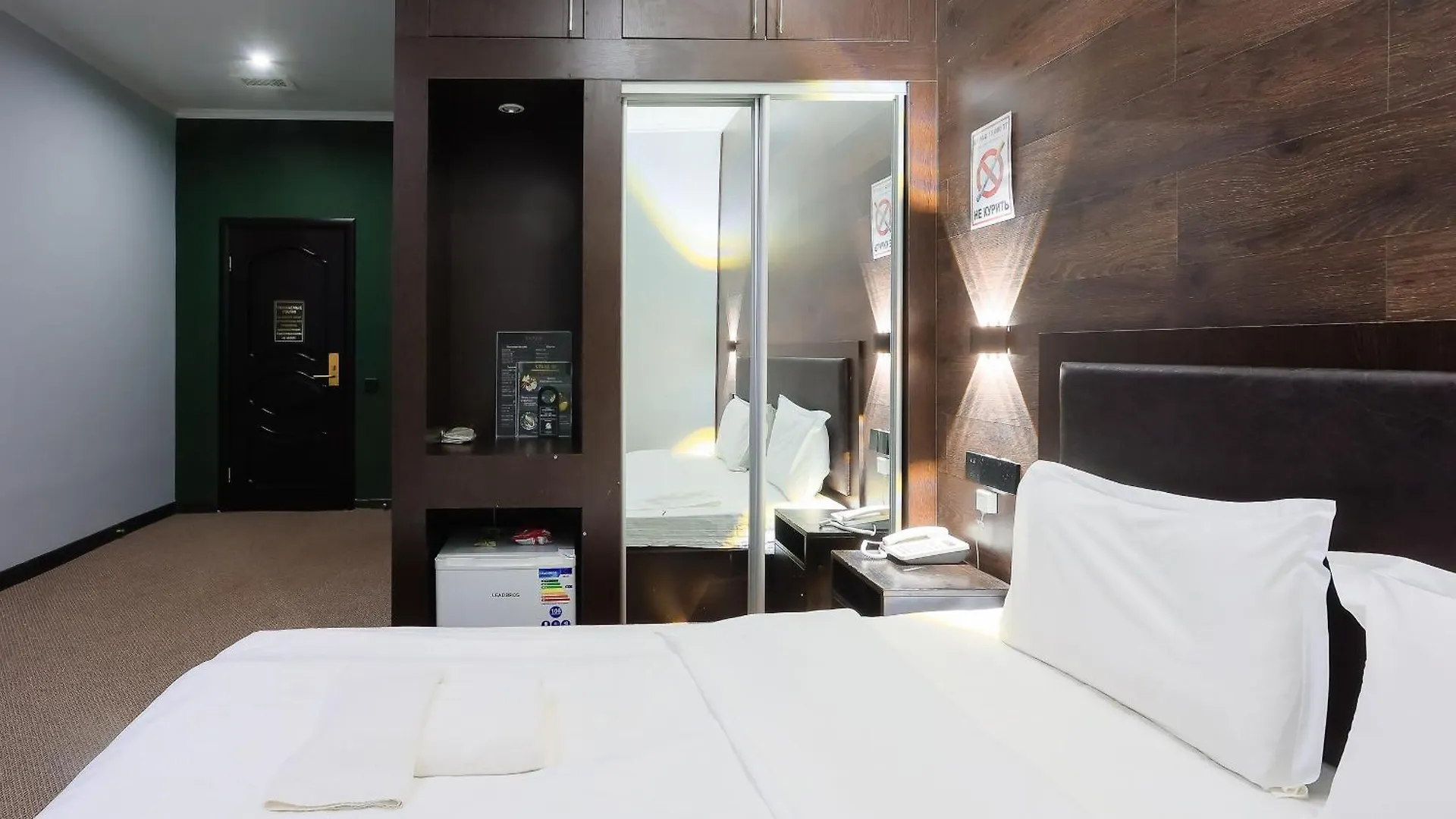Hotel Vivaldis Almaty 4*,