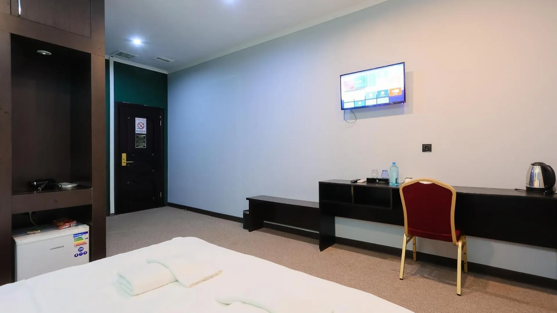 Hotel Vivaldis Almaty 4*,